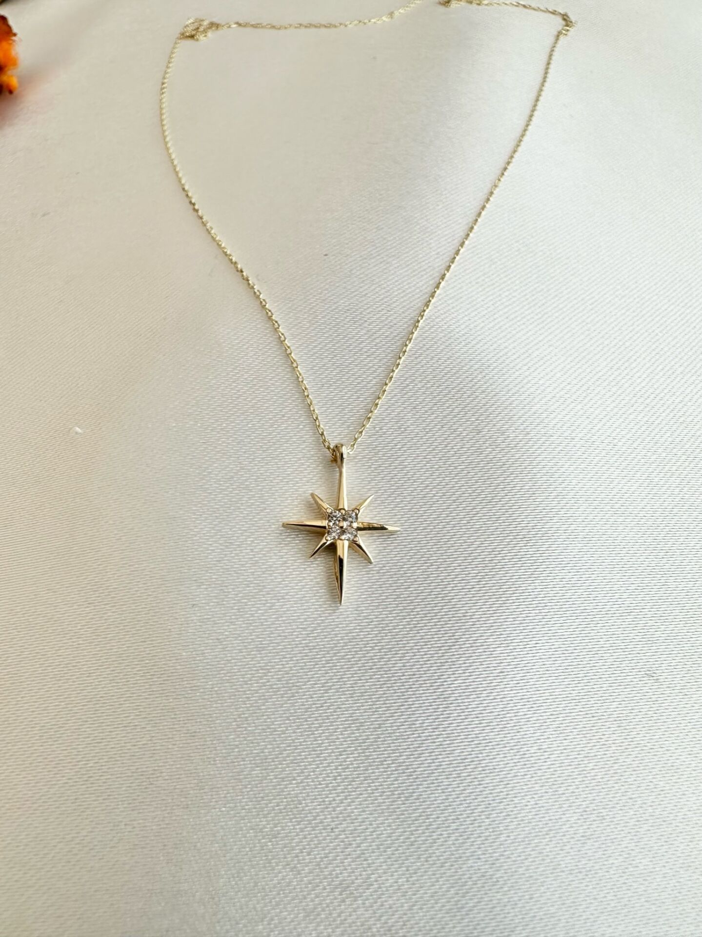 Orta Boy Kutup Yıldızı Kolye